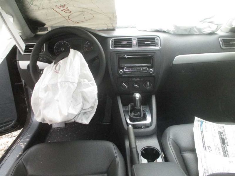 https://f005.backblazeb2.com/file/img-partshotlines-com/Inventory/NE226/Vehicle/9593_10.jpg
