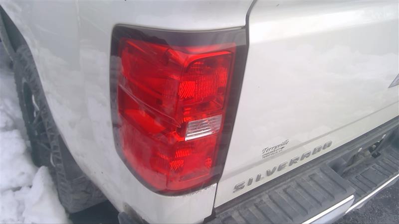 https://f005.backblazeb2.com/file/img-partshotlines-com/Inventory/NE228/Vehicle/138026_21.jpg