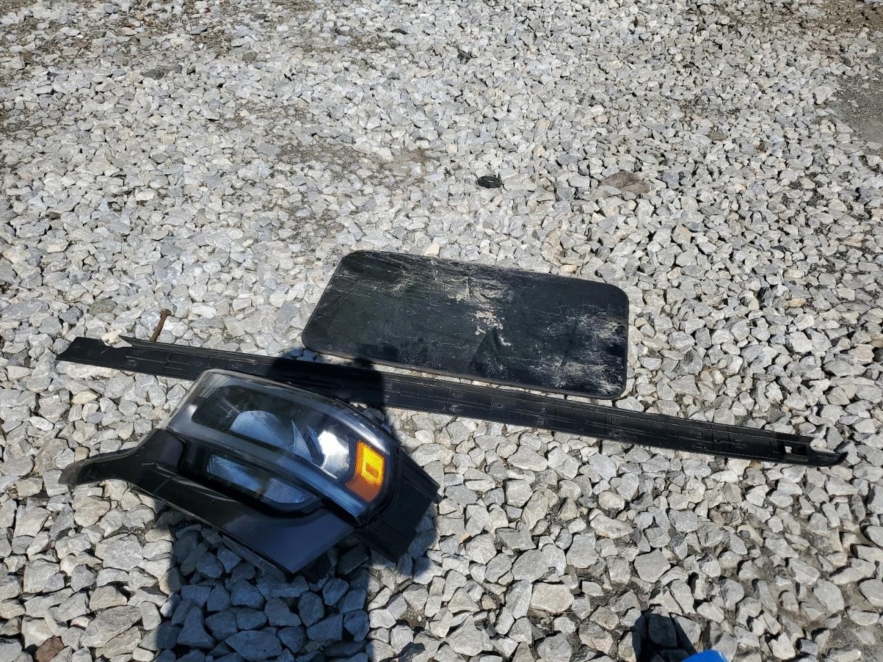 https://f005.backblazeb2.com/file/img-partshotlines-com/Inventory/NE228/Vehicle/140969_12.jpg