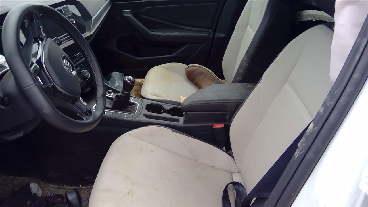 https://f005.backblazeb2.com/file/img-partshotlines-com/Inventory/NE228/Vehicle/141282_11.jpg