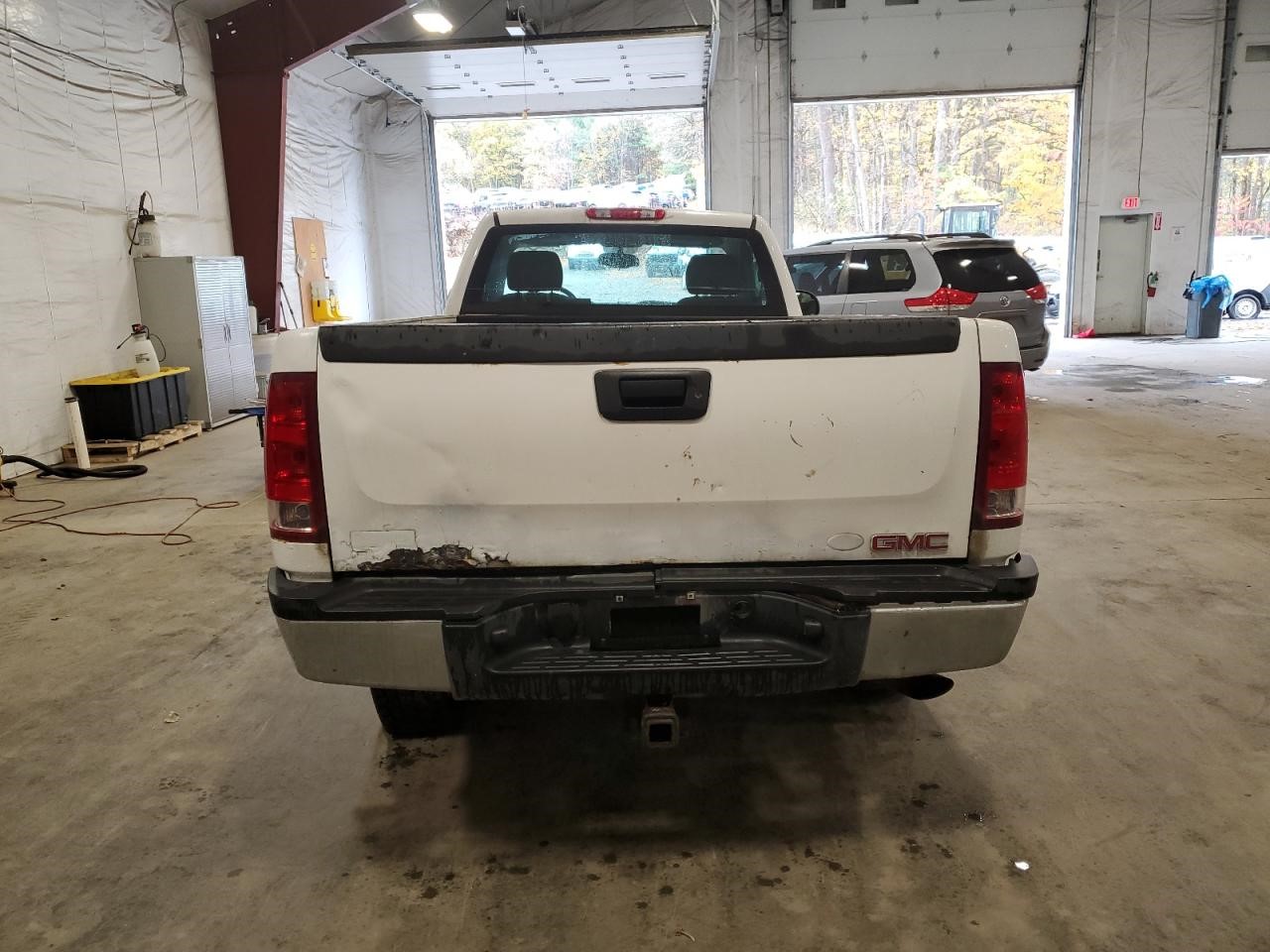 https://f005.backblazeb2.com/file/img-partshotlines-com/Inventory/NE228/Vehicle/142253_06.jpg