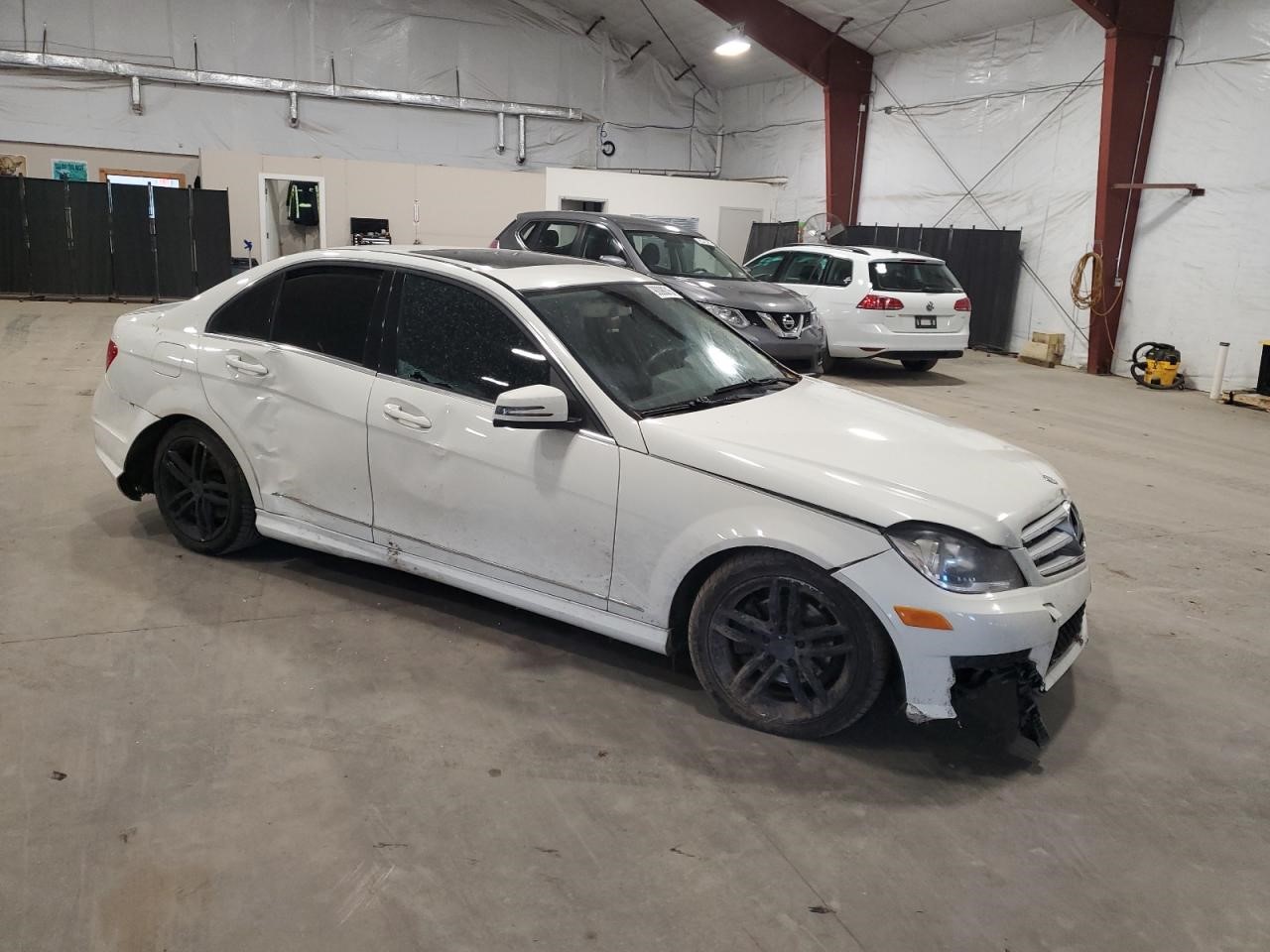 https://f005.backblazeb2.com/file/img-partshotlines-com/Inventory/NE228/Vehicle/142541_04.jpg