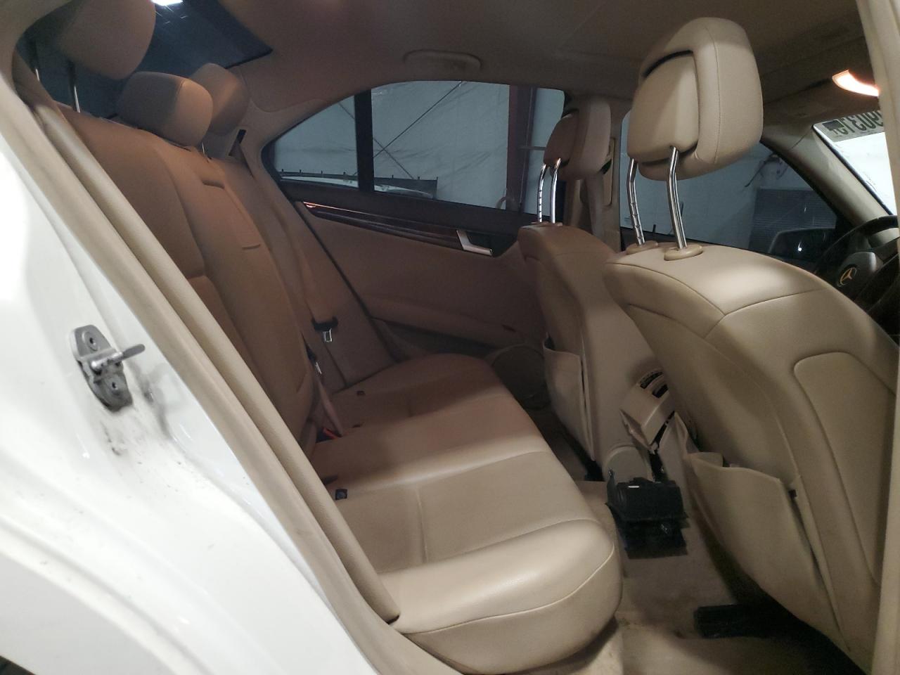 https://f005.backblazeb2.com/file/img-partshotlines-com/Inventory/NE228/Vehicle/142541_10.jpg