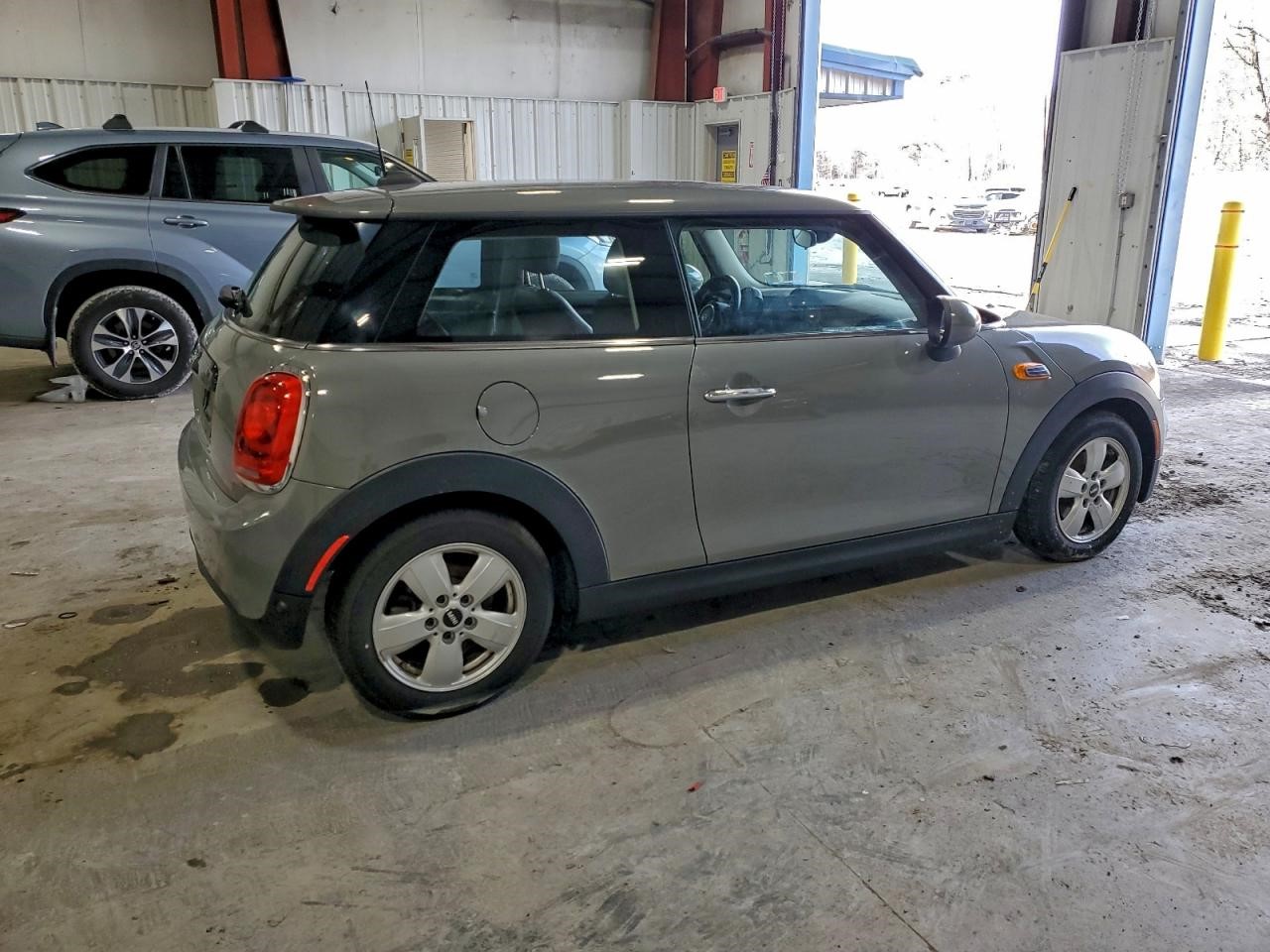 https://f005.backblazeb2.com/file/img-partshotlines-com/Inventory/NE228/Vehicle/142620_03.jpg