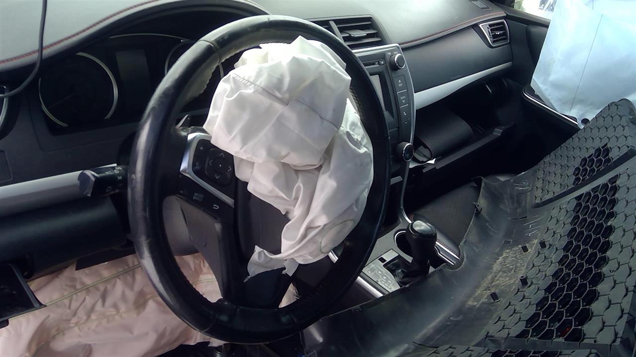 https://f005.backblazeb2.com/file/img-partshotlines-com/Inventory/NE228/Vehicle/142680_12.jpg