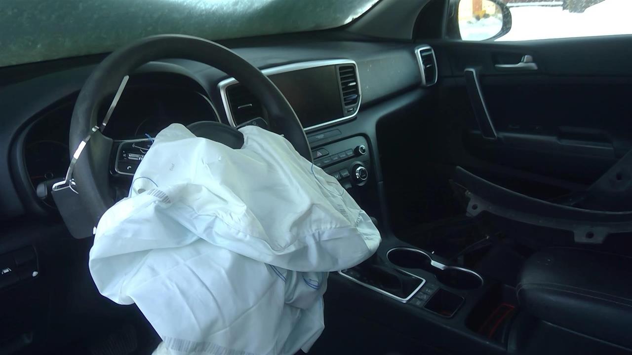 https://f005.backblazeb2.com/file/img-partshotlines-com/Inventory/NE228/Vehicle/142681_12.jpg