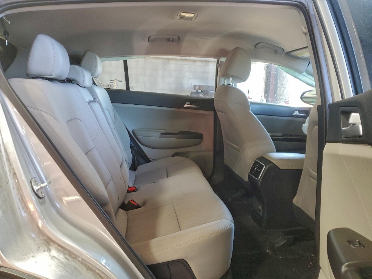 https://f005.backblazeb2.com/file/img-partshotlines-com/Inventory/NE228/Vehicle/142703_11.jpg