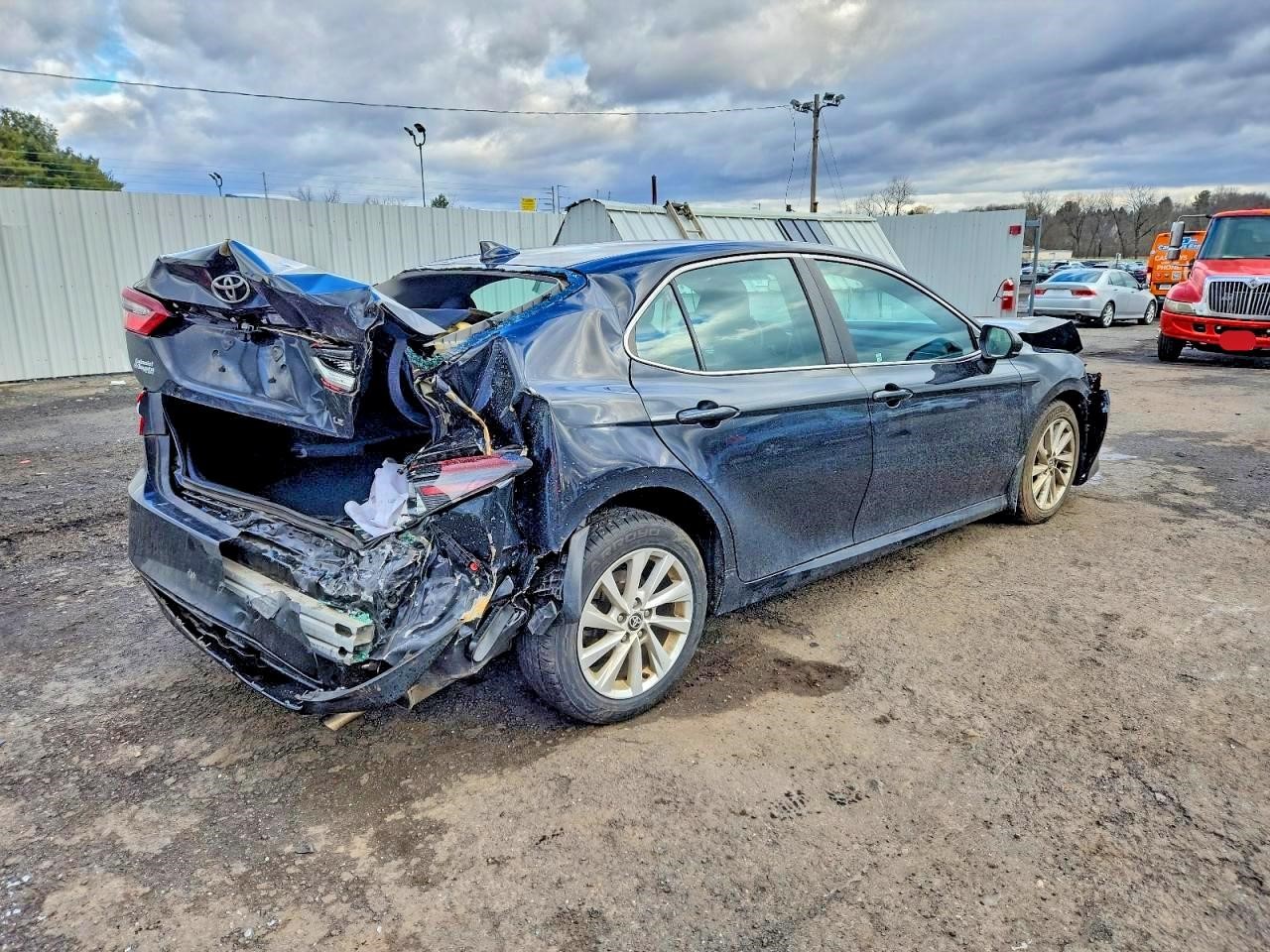https://f005.backblazeb2.com/file/img-partshotlines-com/Inventory/NE228/Vehicle/142846_03.jpg