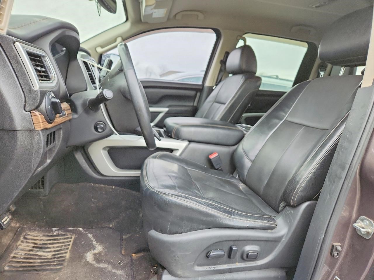 https://f005.backblazeb2.com/file/img-partshotlines-com/Inventory/NE228/Vehicle/142888_07.jpg