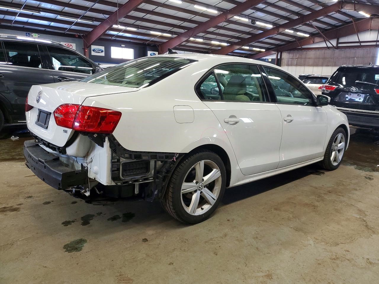 https://f005.backblazeb2.com/file/img-partshotlines-com/Inventory/NE228/Vehicle/142949_03.jpg
