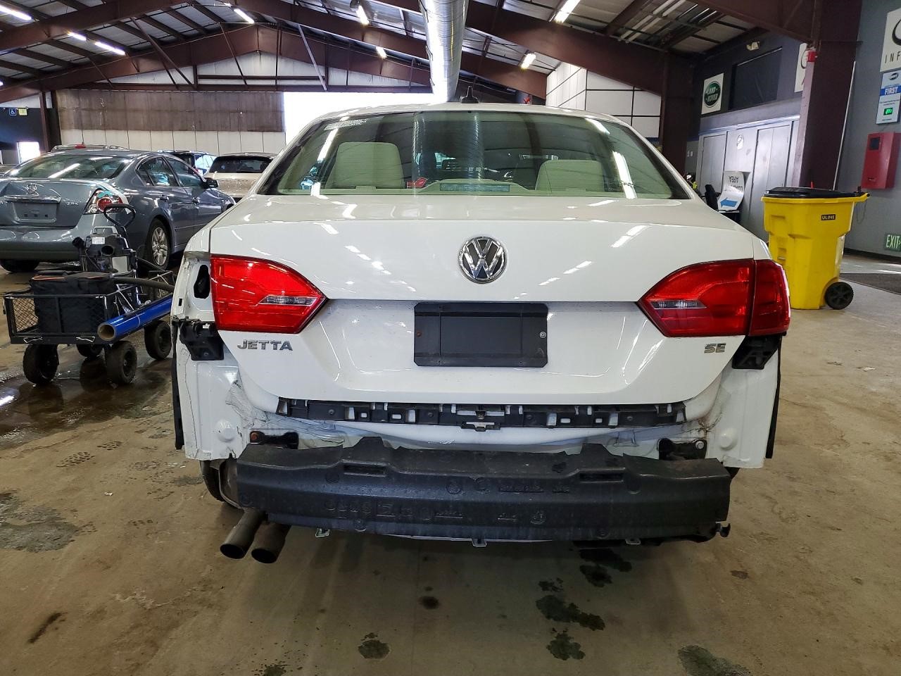 https://f005.backblazeb2.com/file/img-partshotlines-com/Inventory/NE228/Vehicle/142949_06.jpg