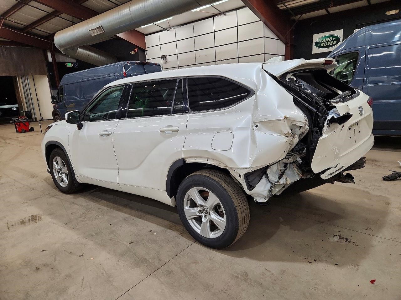 https://f005.backblazeb2.com/file/img-partshotlines-com/Inventory/NE228/Vehicle/142995_02.jpg