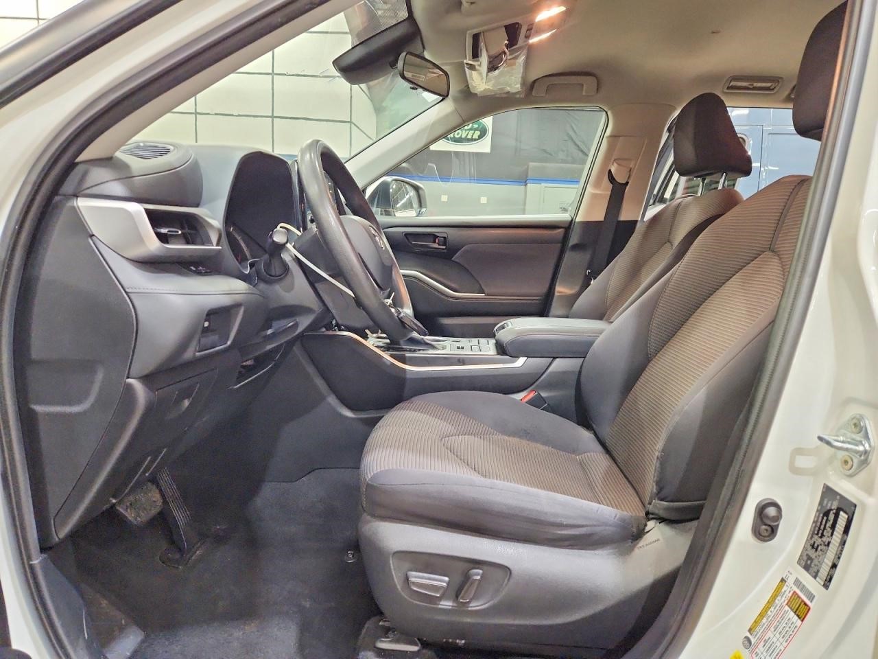 https://f005.backblazeb2.com/file/img-partshotlines-com/Inventory/NE228/Vehicle/142995_07.jpg
