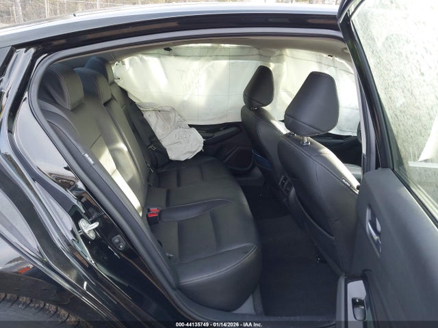 Vehicle/143001_08.jpg