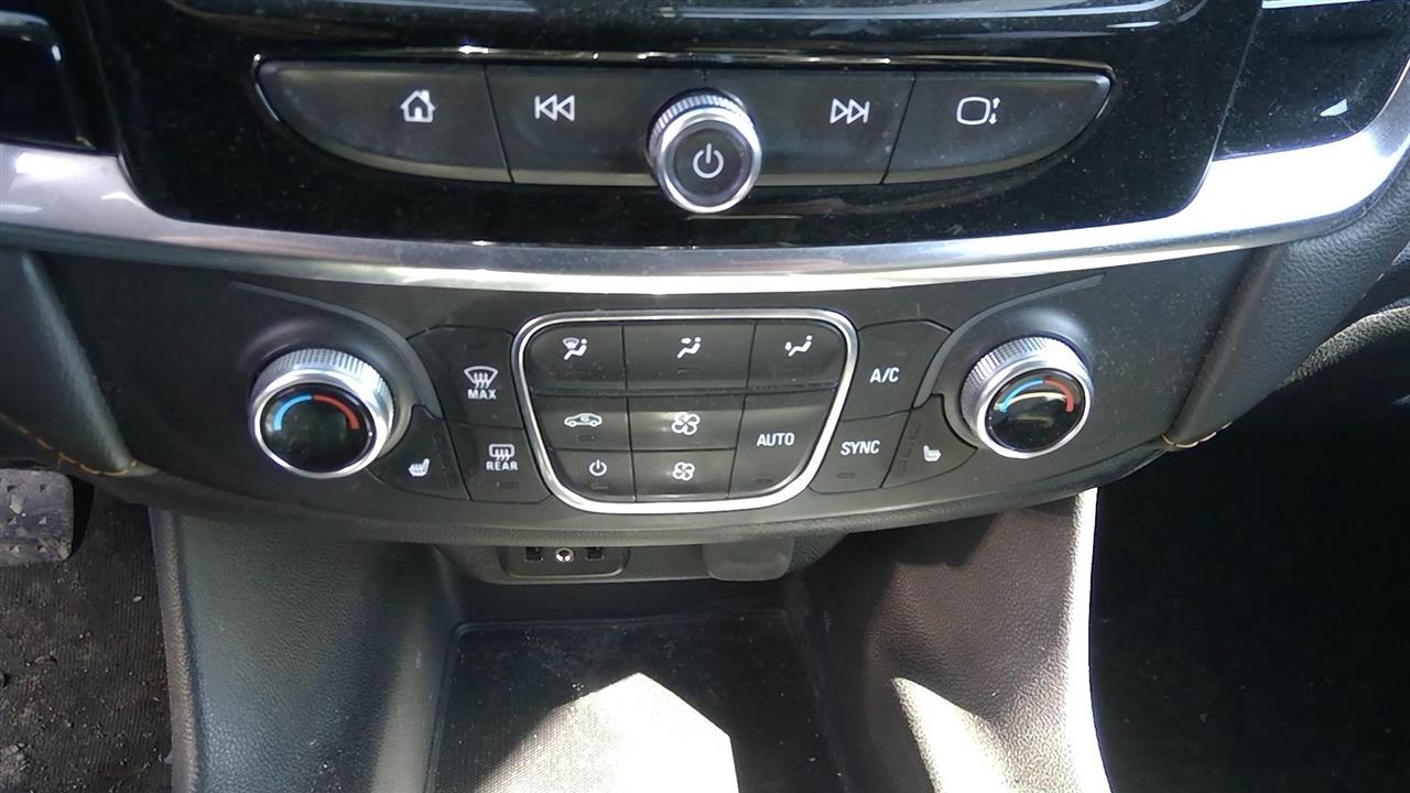 https://f005.backblazeb2.com/file/img-partshotlines-com/Inventory/NE228/Vehicle/143033_17.jpg