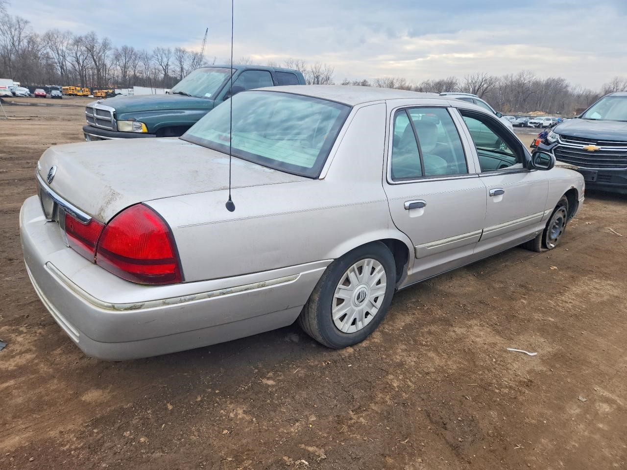 https://f005.backblazeb2.com/file/img-partshotlines-com/Inventory/NE228/Vehicle/143175_03.jpg