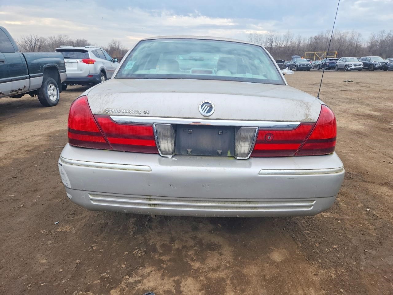 https://f005.backblazeb2.com/file/img-partshotlines-com/Inventory/NE228/Vehicle/143175_06.jpg