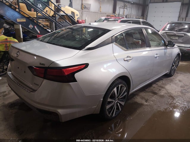 Vehicle/143198_04.jpg
