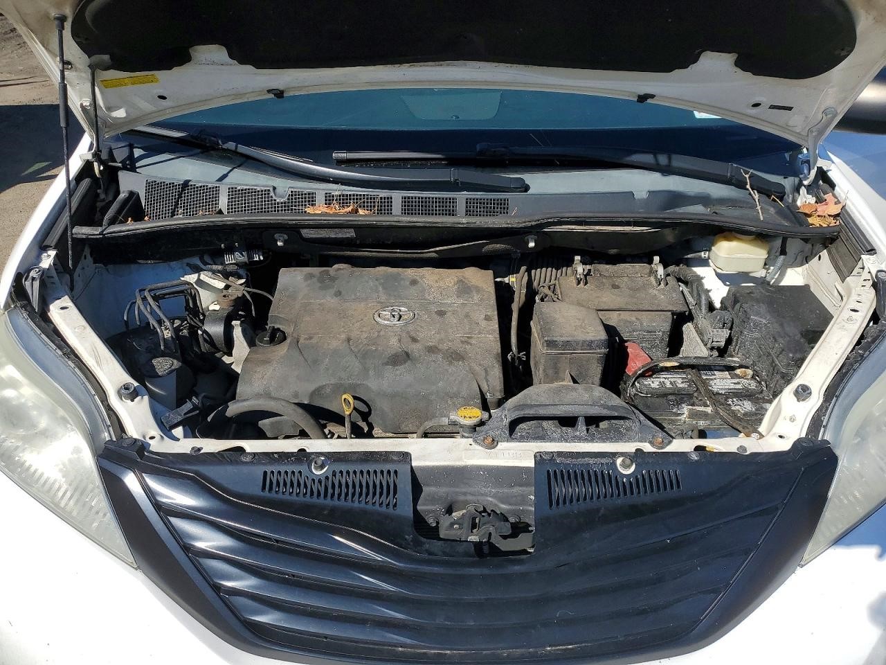 https://f005.backblazeb2.com/file/img-partshotlines-com/Inventory/NE228/Vehicle/143206_12.jpg