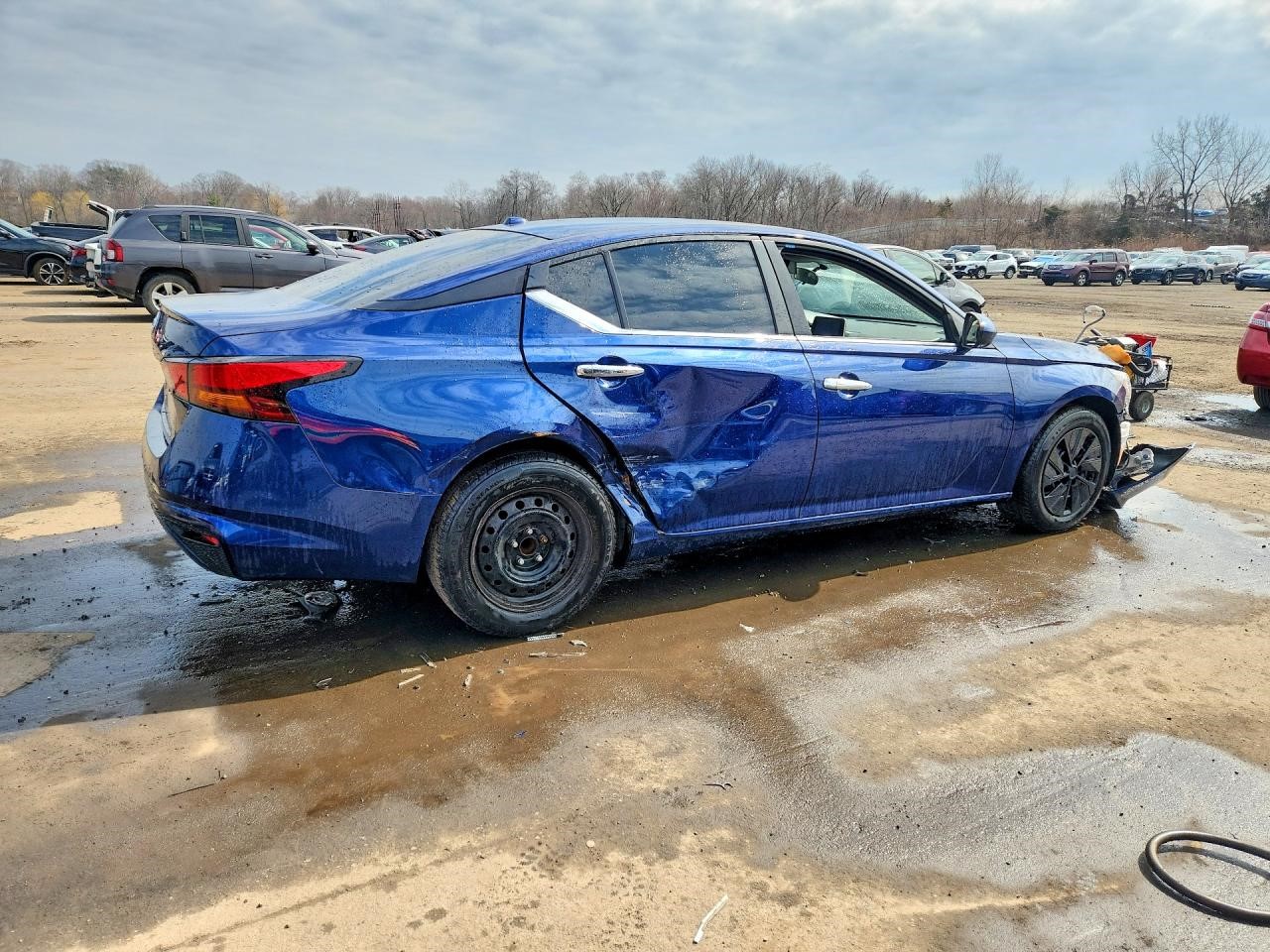 Vehicle/143256_03.jpg
