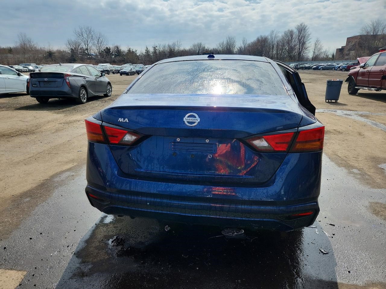 Vehicle/143256_06.jpg