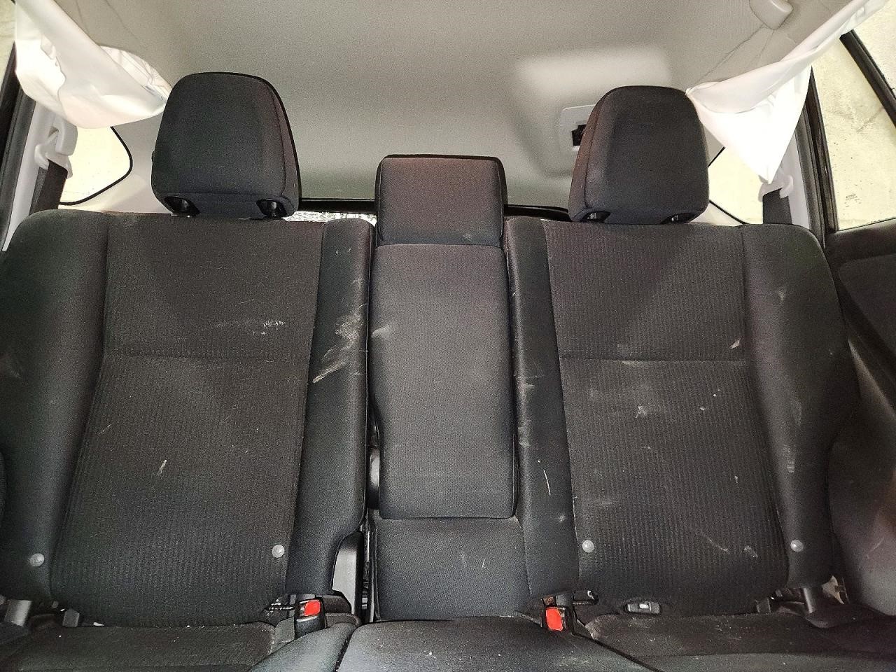 https://f005.backblazeb2.com/file/img-partshotlines-com/Inventory/NE228/Vehicle/143402_10.jpg
