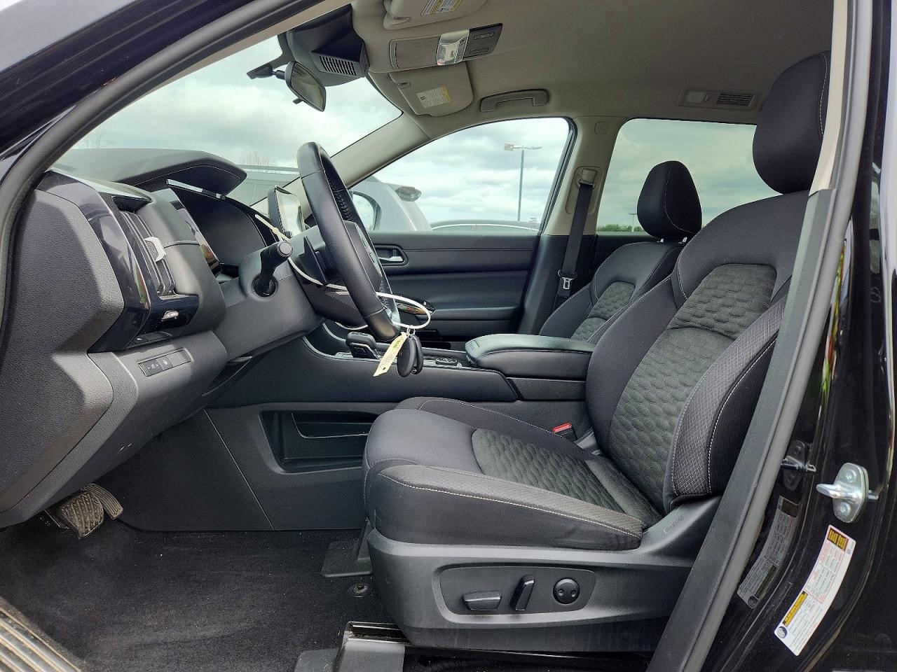 https://f005.backblazeb2.com/file/img-partshotlines-com/Inventory/NE228/Vehicle/143458_07.jpg