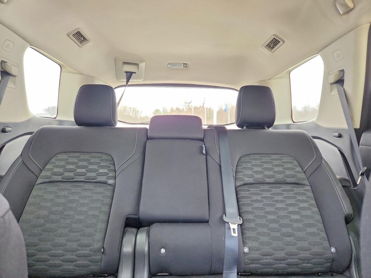 https://f005.backblazeb2.com/file/img-partshotlines-com/Inventory/NE228/Vehicle/143458_10.jpg