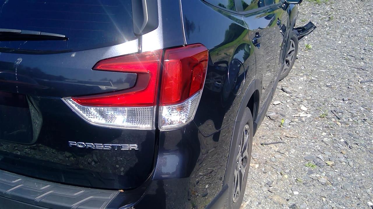 https://f005.backblazeb2.com/file/img-partshotlines-com/Inventory/NE228/Vehicle/143601_12.jpg