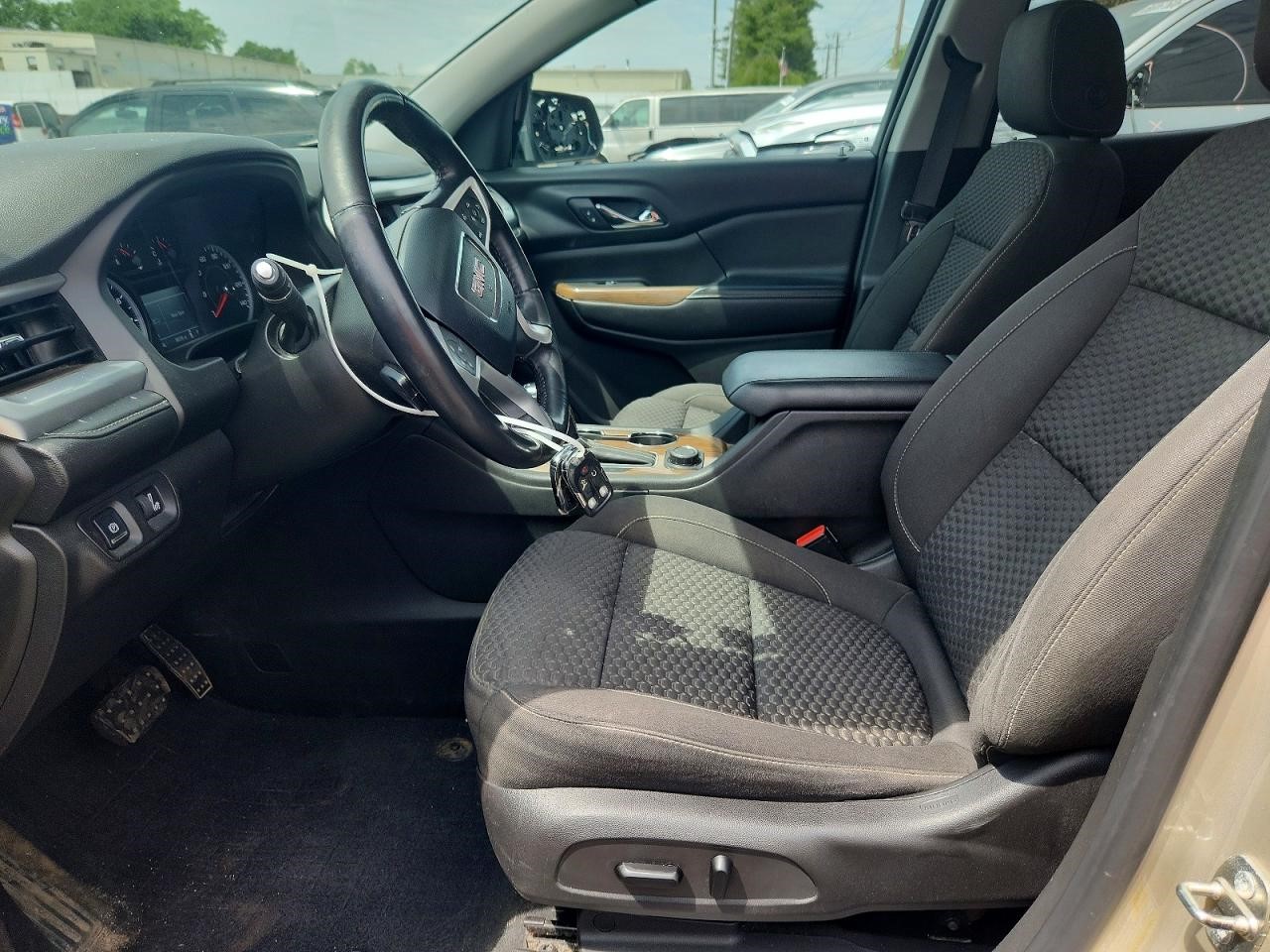 https://f005.backblazeb2.com/file/img-partshotlines-com/Inventory/NE228/Vehicle/143608_07.jpg