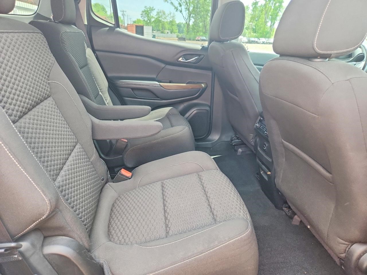 https://f005.backblazeb2.com/file/img-partshotlines-com/Inventory/NE228/Vehicle/143608_10.jpg