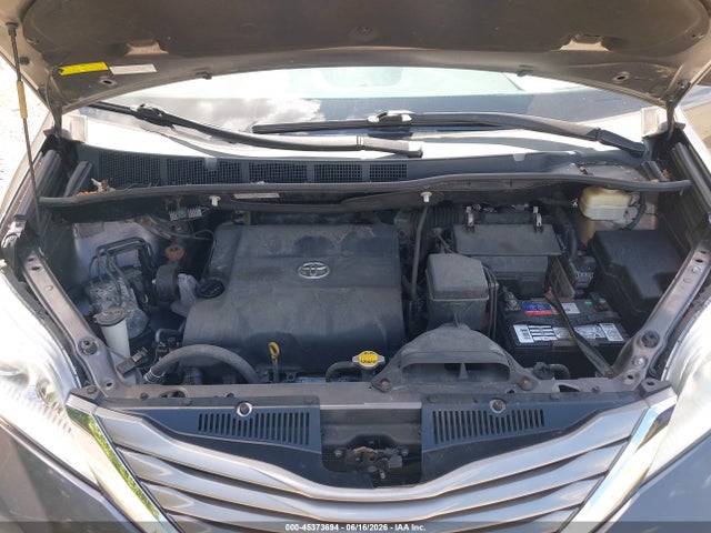 https://f005.backblazeb2.com/file/img-partshotlines-com/Inventory/NE228/Vehicle/143705_10.jpg