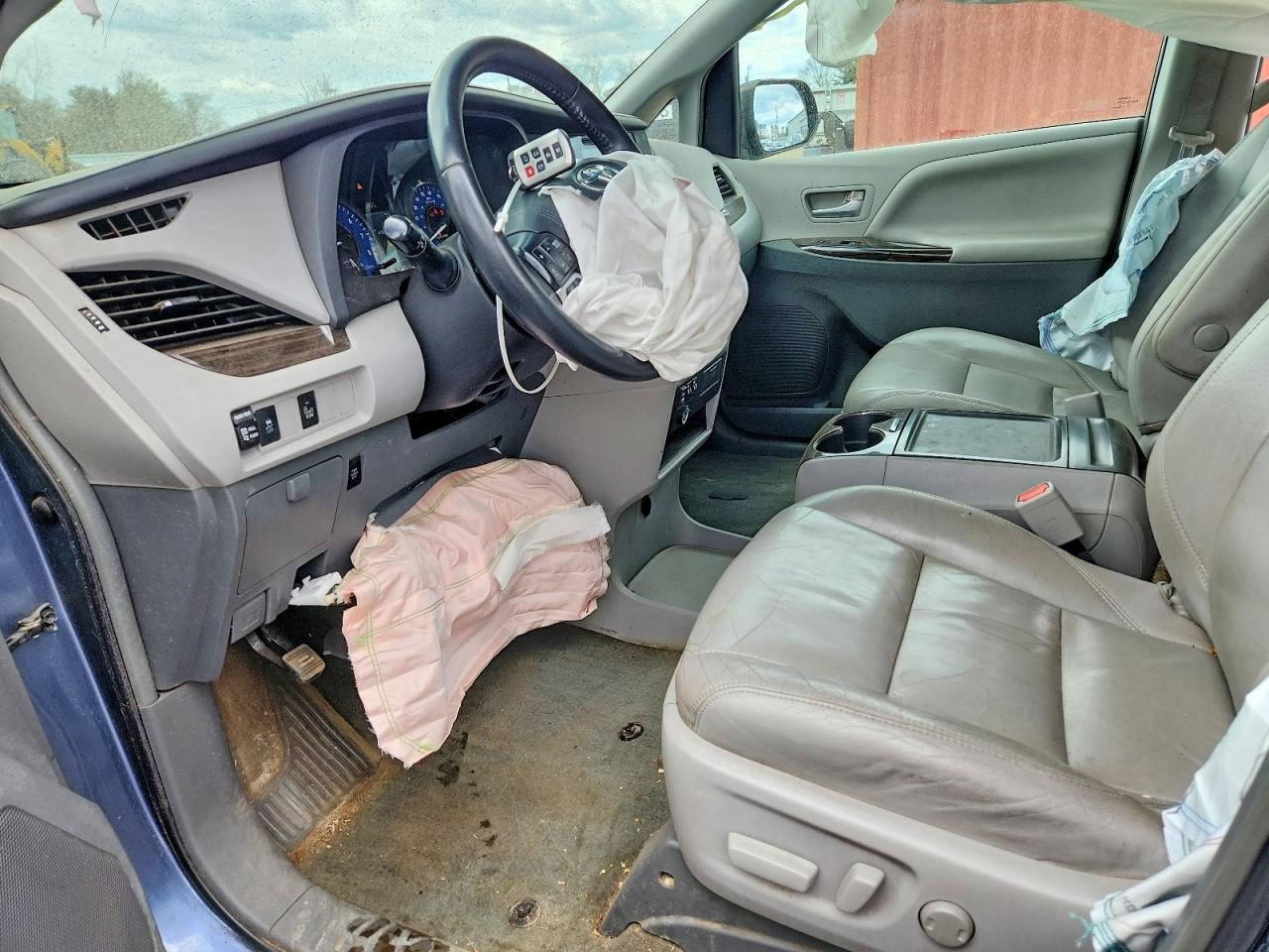 https://f005.backblazeb2.com/file/img-partshotlines-com/Inventory/NE228/Vehicle/143738_07.jpg