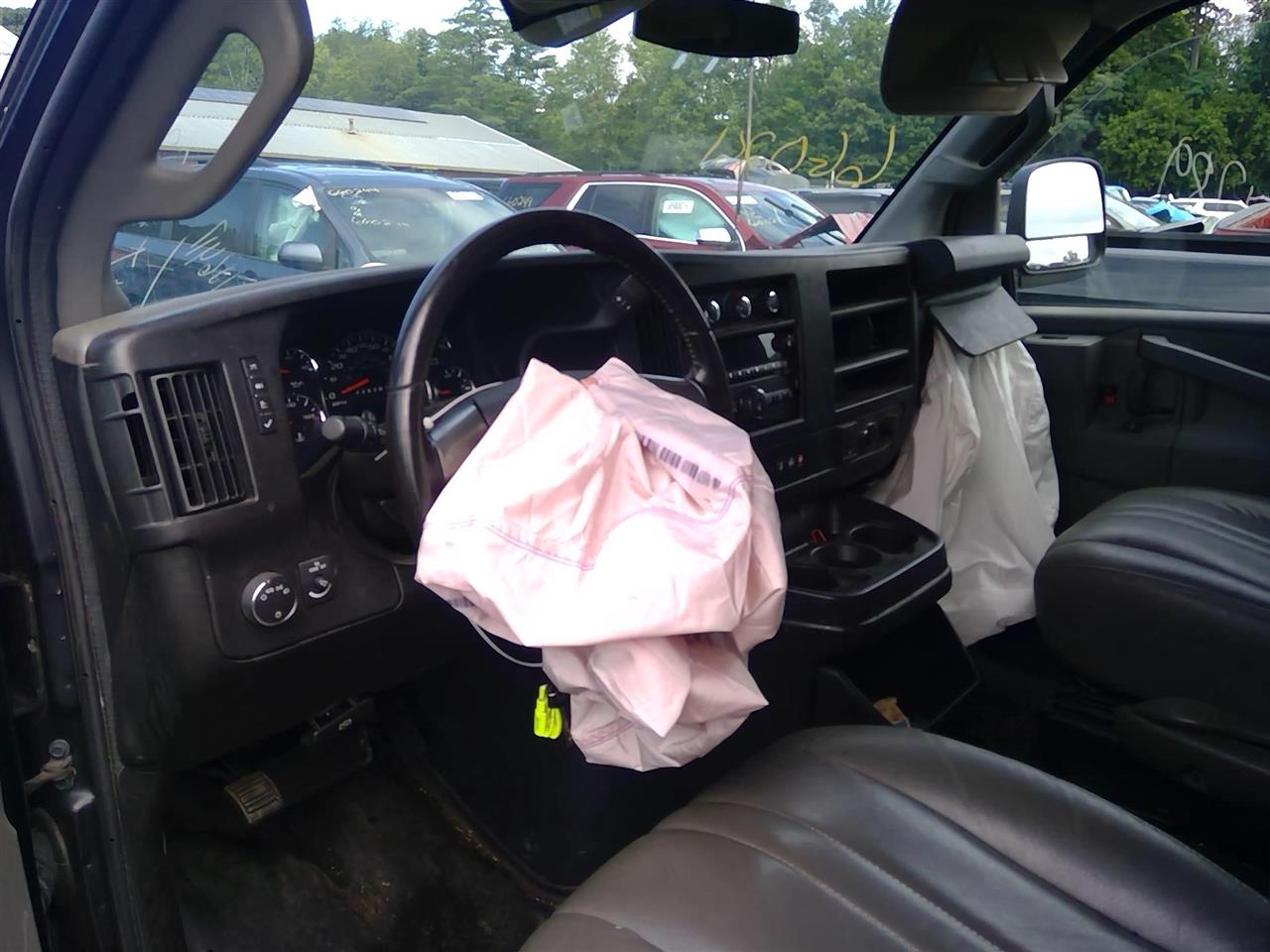 https://f005.backblazeb2.com/file/img-partshotlines-com/Inventory/NE228/Vehicle/143755_12.jpg