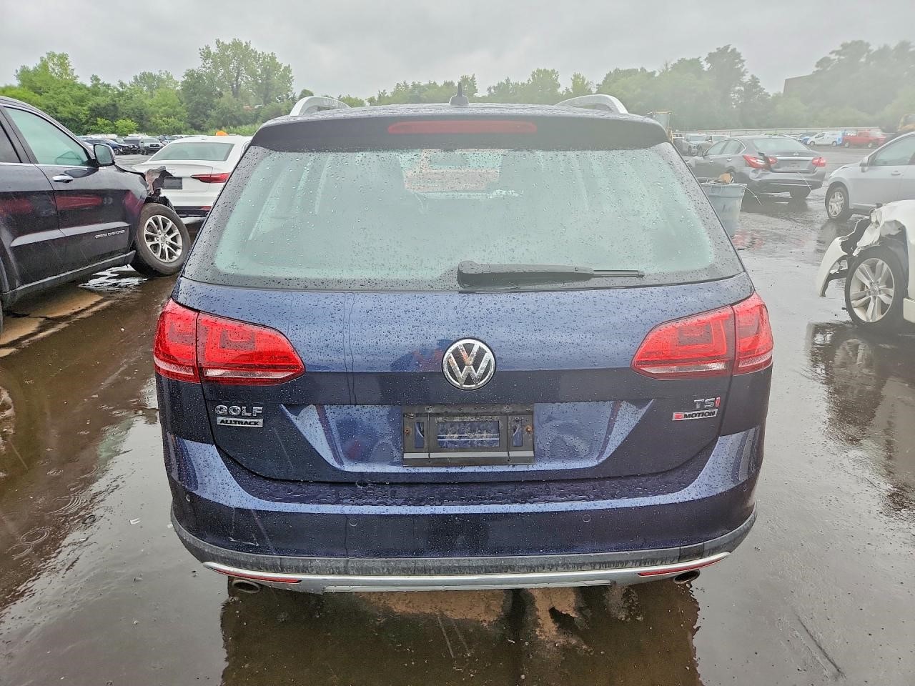 https://f005.backblazeb2.com/file/img-partshotlines-com/Inventory/NE228/Vehicle/143863_06.jpg