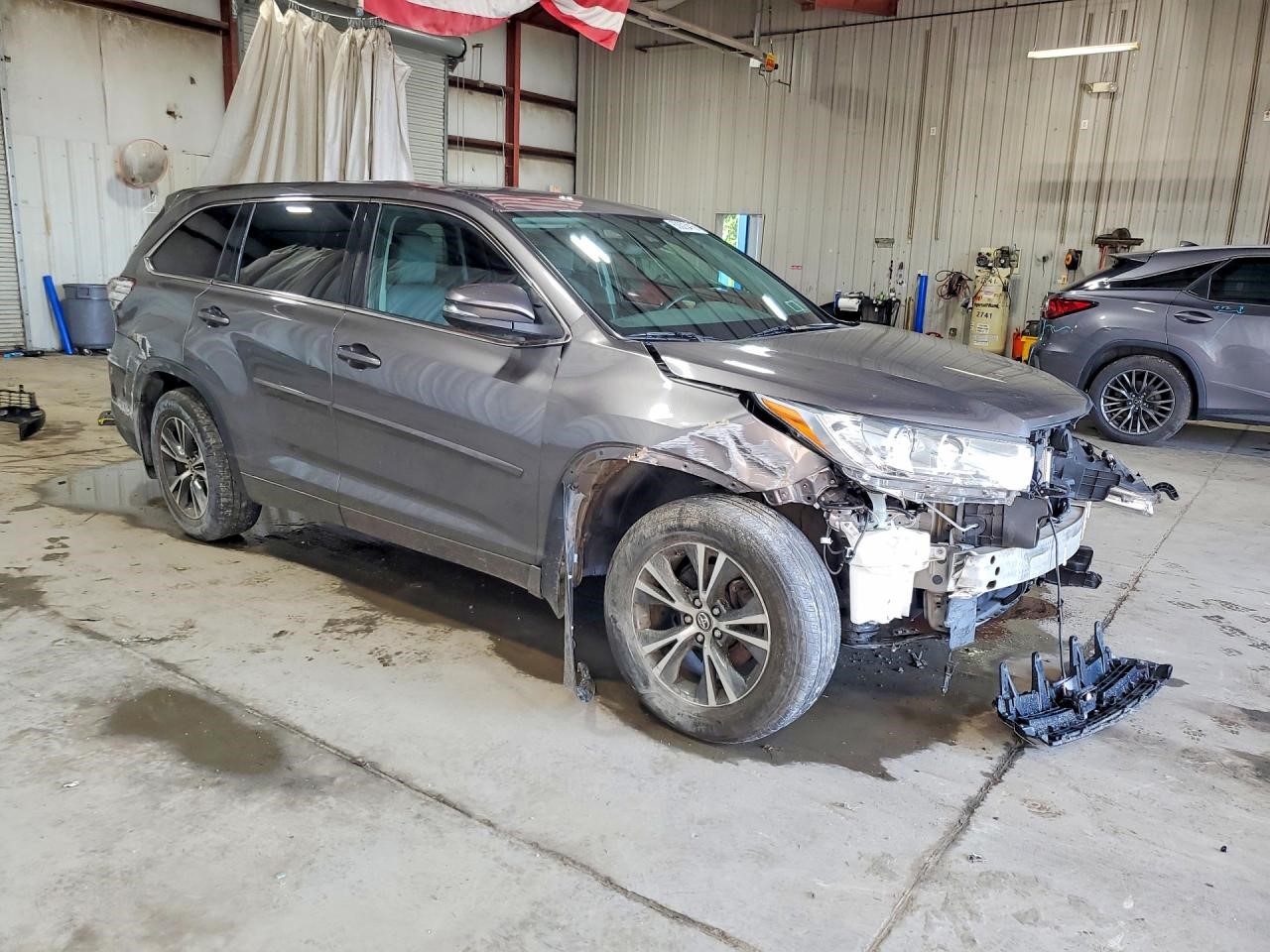 Vehicle/143982_04.jpg
