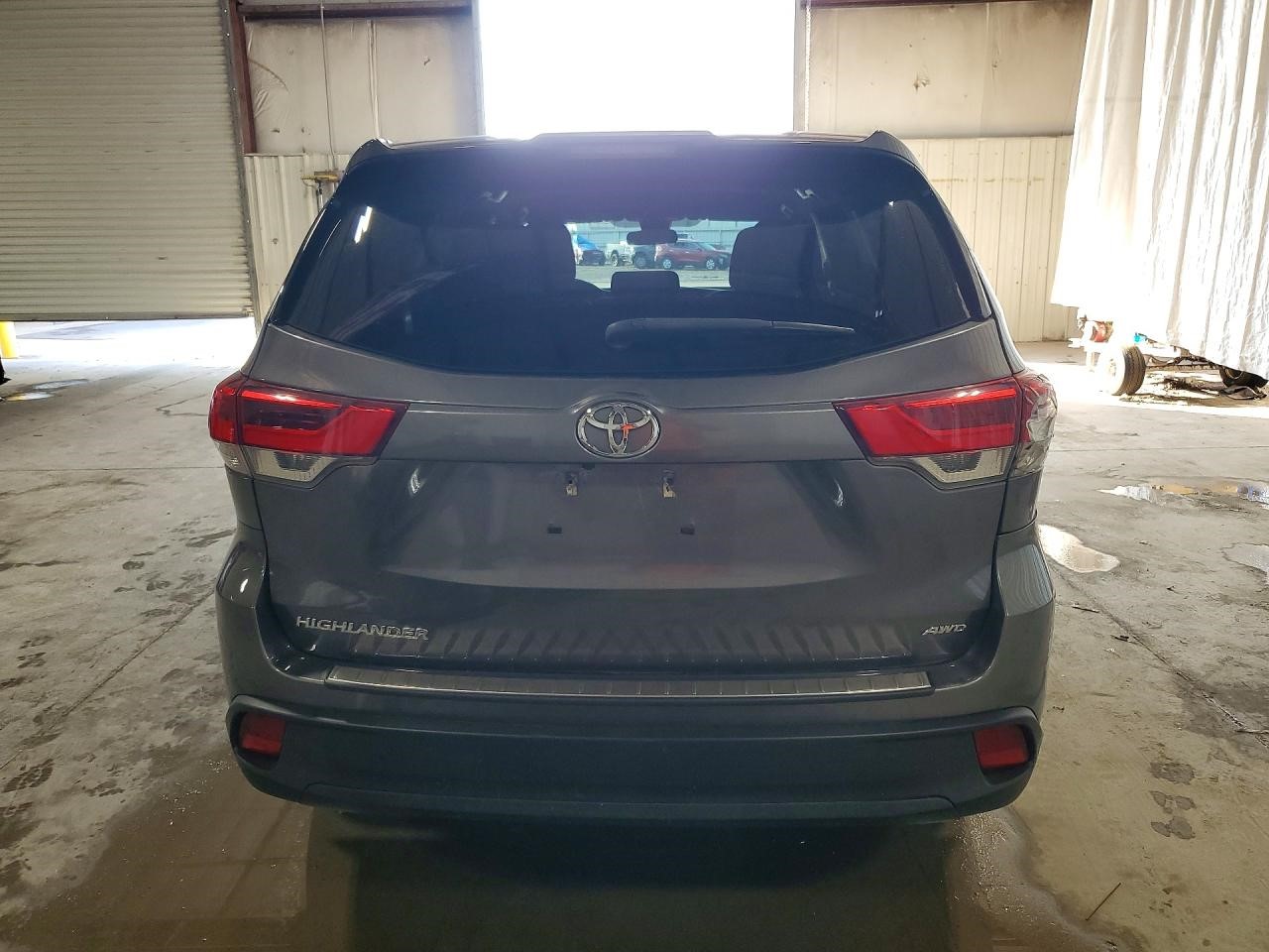 Vehicle/143982_06.jpg