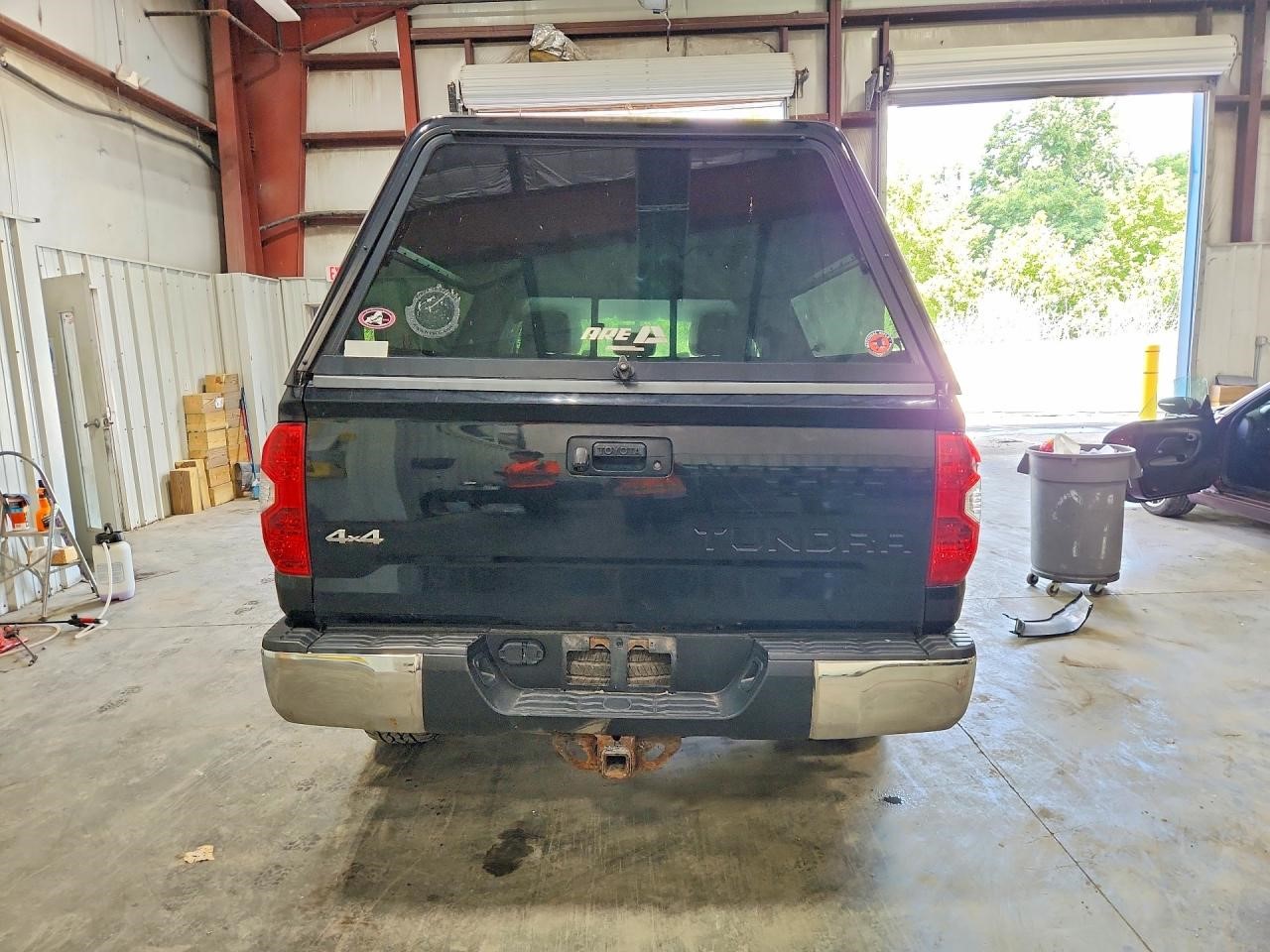 https://f005.backblazeb2.com/file/img-partshotlines-com/Inventory/NE228/Vehicle/143984_06.jpg