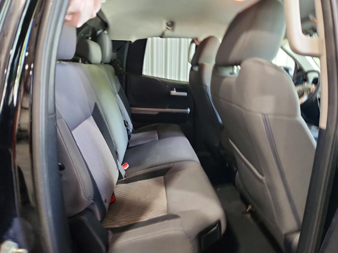 https://f005.backblazeb2.com/file/img-partshotlines-com/Inventory/NE228/Vehicle/143984_11.jpg