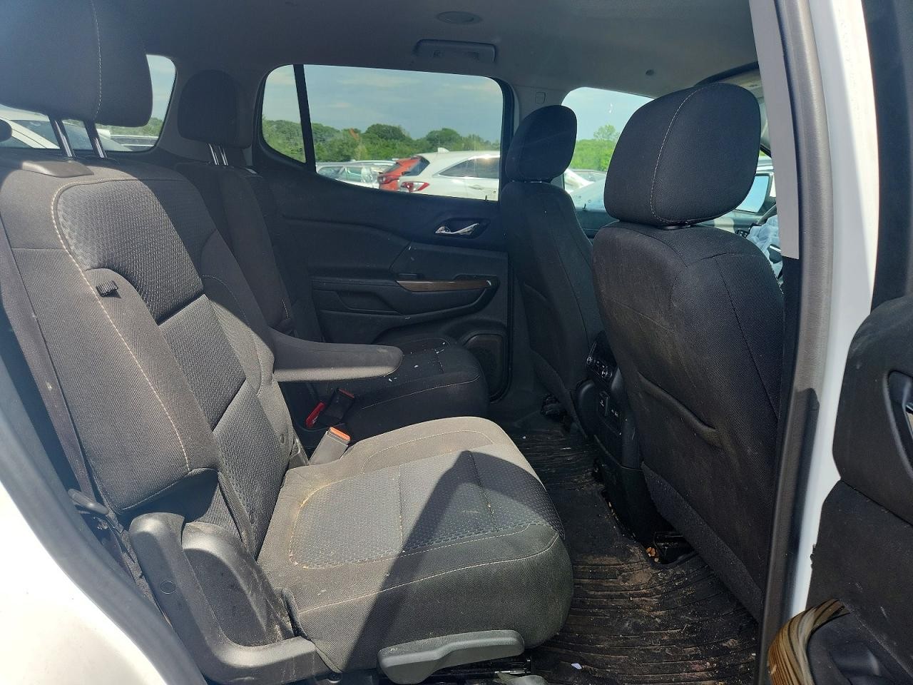https://f005.backblazeb2.com/file/img-partshotlines-com/Inventory/NE228/Vehicle/144016_10.jpg