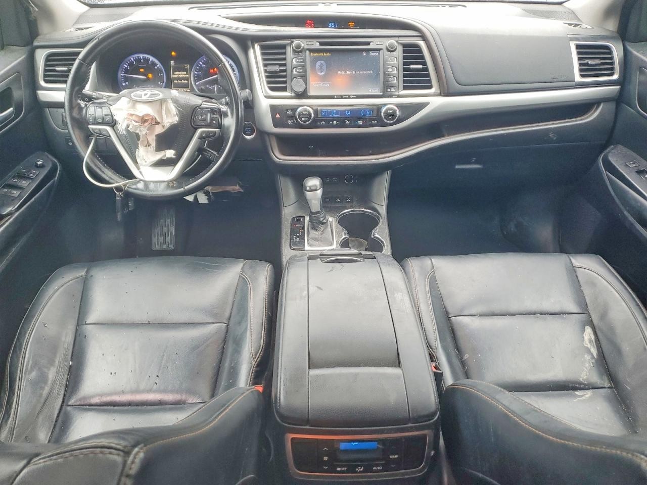Vehicle/144065_08.jpg