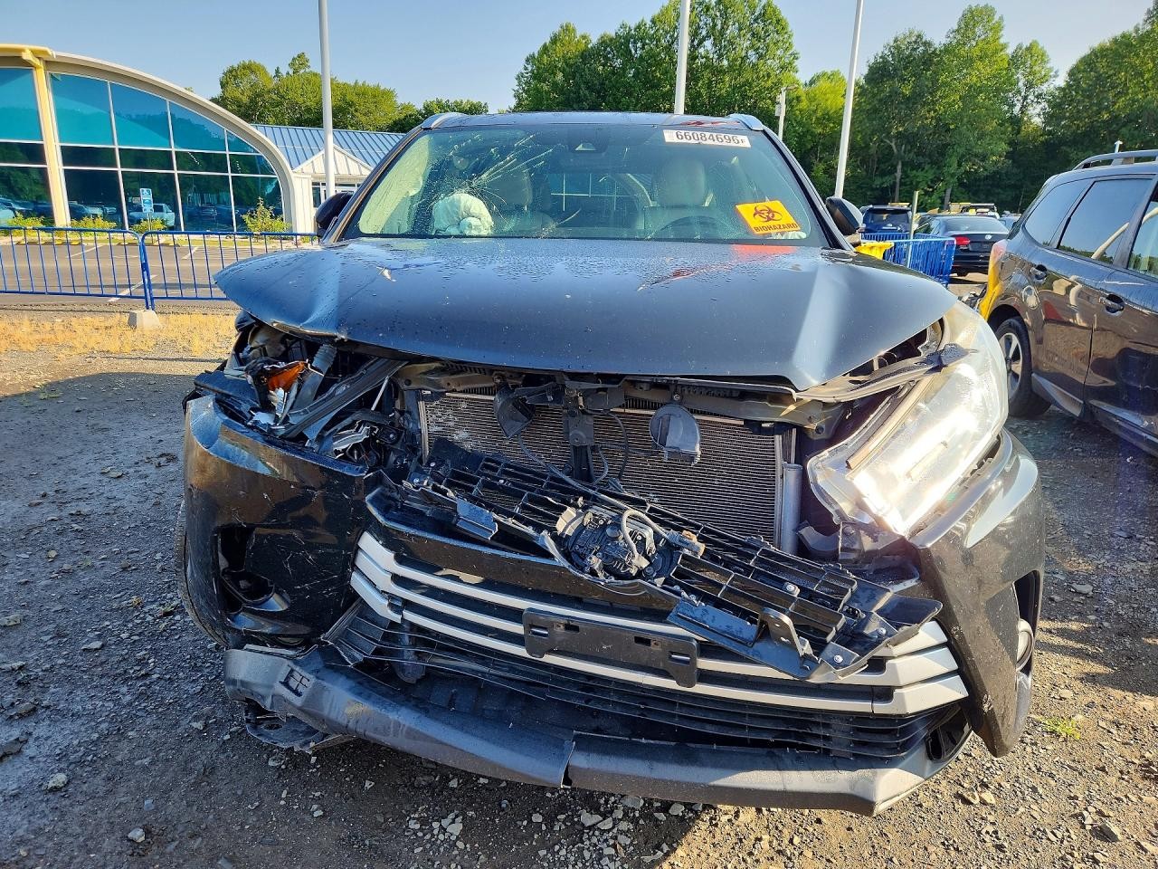 Vehicle/144224_05.jpg