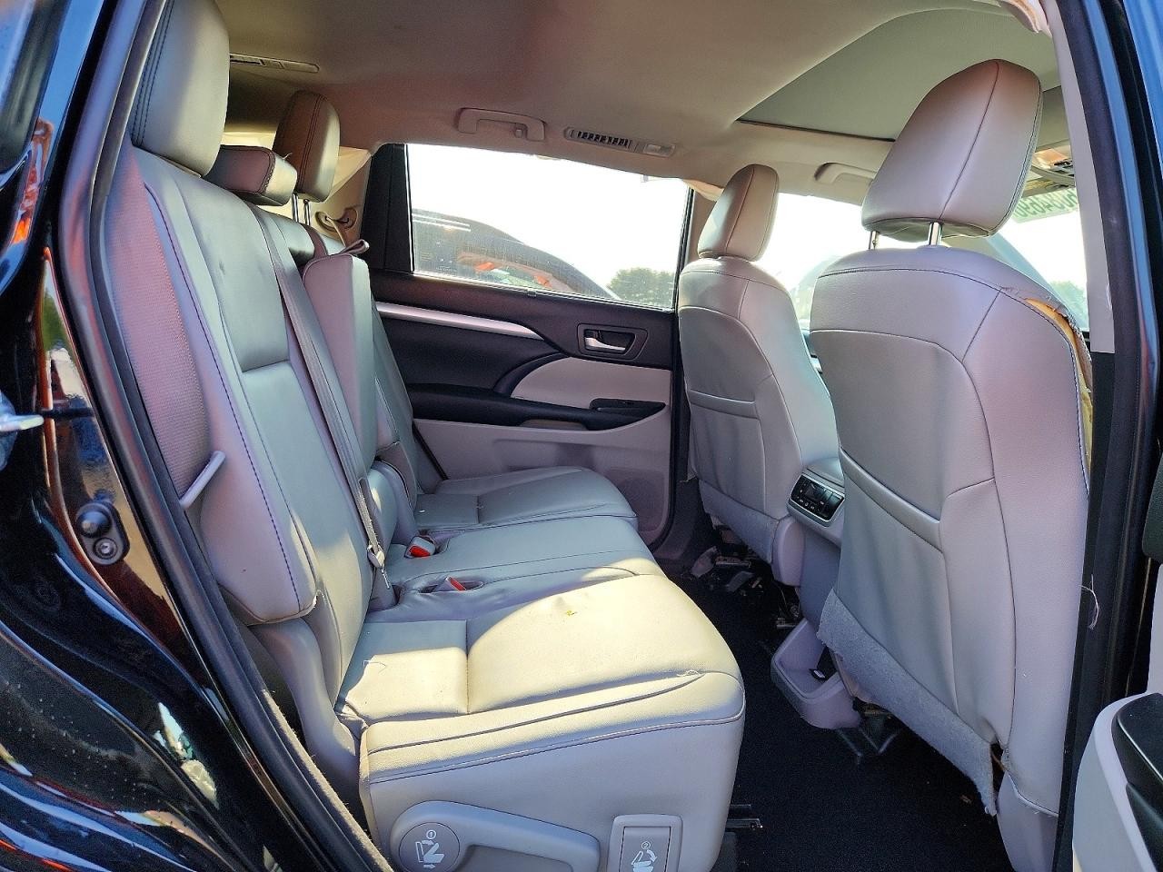 Vehicle/144224_11.jpg