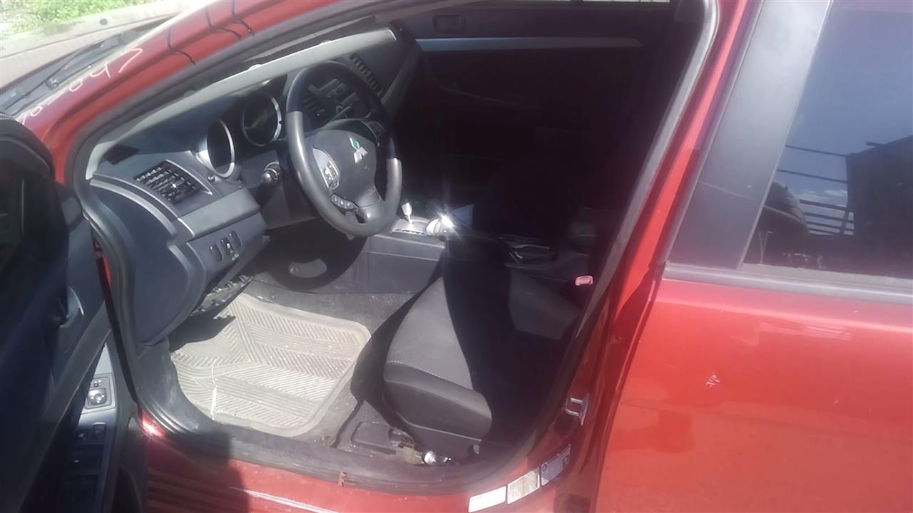 https://f005.backblazeb2.com/file/img-partshotlines-com/Inventory/NE229/Vehicle/18723_07.jpg