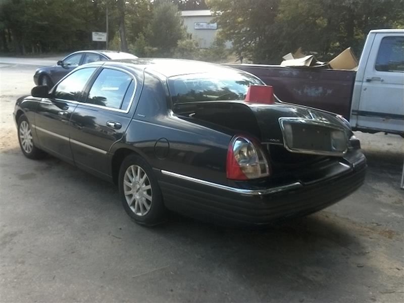 https://f005.backblazeb2.com/file/img-partshotlines-com/Inventory/NE231/Vehicle/12273_07.jpg