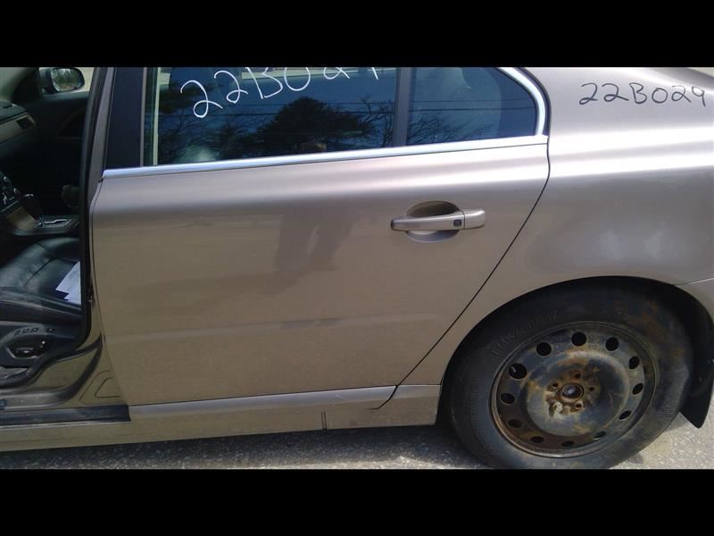 https://f005.backblazeb2.com/file/img-partshotlines-com/Inventory/NE231/Vehicle/16653_10.jpg
