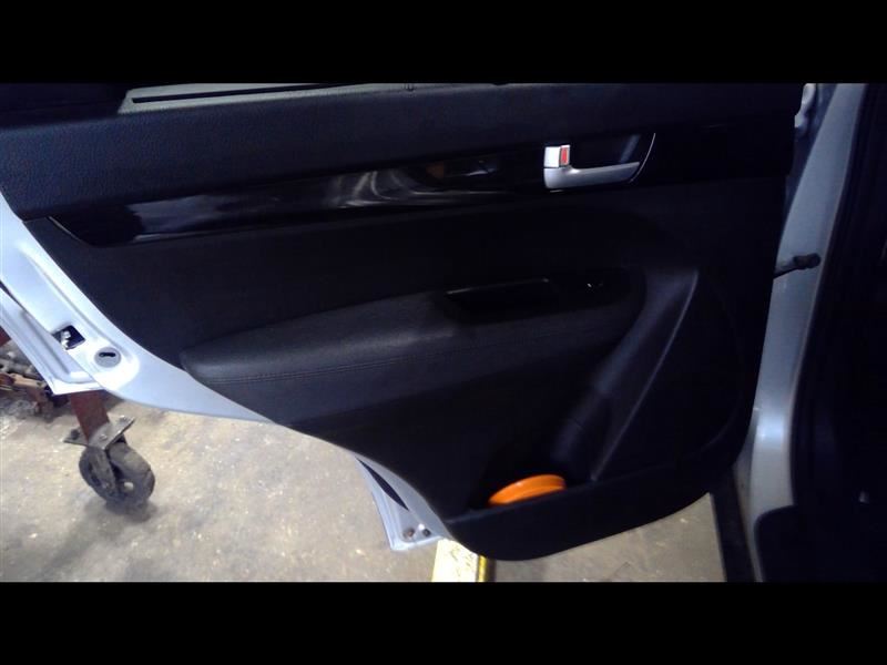 https://f005.backblazeb2.com/file/img-partshotlines-com/Inventory/NE231/Vehicle/17618_09.jpg