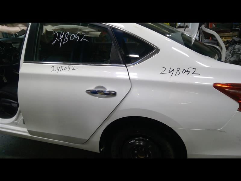 https://f005.backblazeb2.com/file/img-partshotlines-com/Inventory/NE231/Vehicle/18045_09.jpg