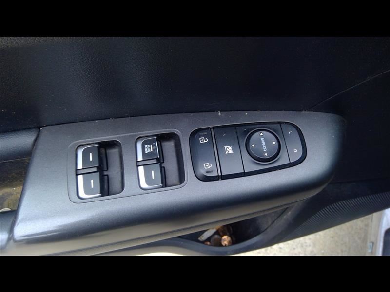 https://f005.backblazeb2.com/file/img-partshotlines-com/Inventory/NE231/Vehicle/18096_02.jpg