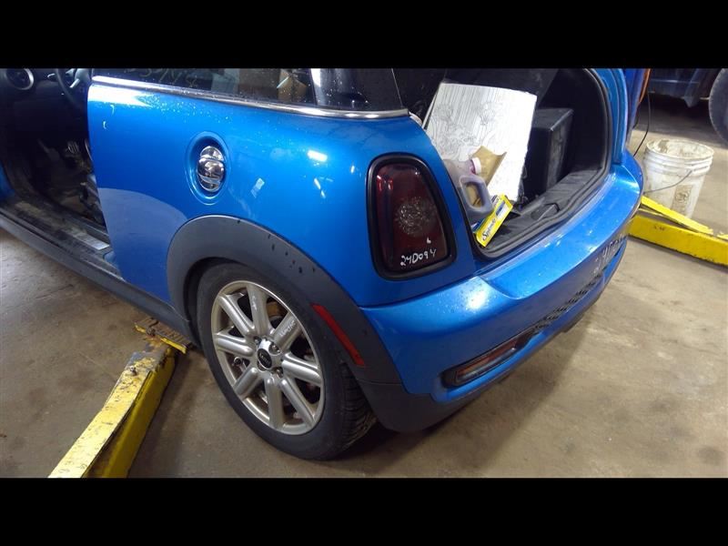 https://f005.backblazeb2.com/file/img-partshotlines-com/Inventory/NE231/Vehicle/18139_12.jpg